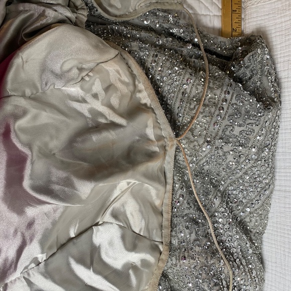 Aidan Mattox US sz 4 formal gown prom, banquet silver sequins flowy and elegant - Picture 16 of 16